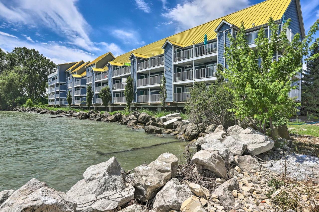 Waterfront Bass Island Retreat With Balcony And Tv Appartement Put-in-Bay Buitenkant foto