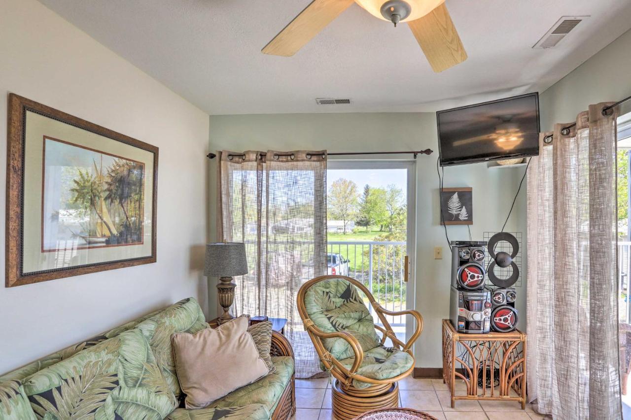 Waterfront Bass Island Retreat With Balcony And Tv Appartement Put-in-Bay Buitenkant foto