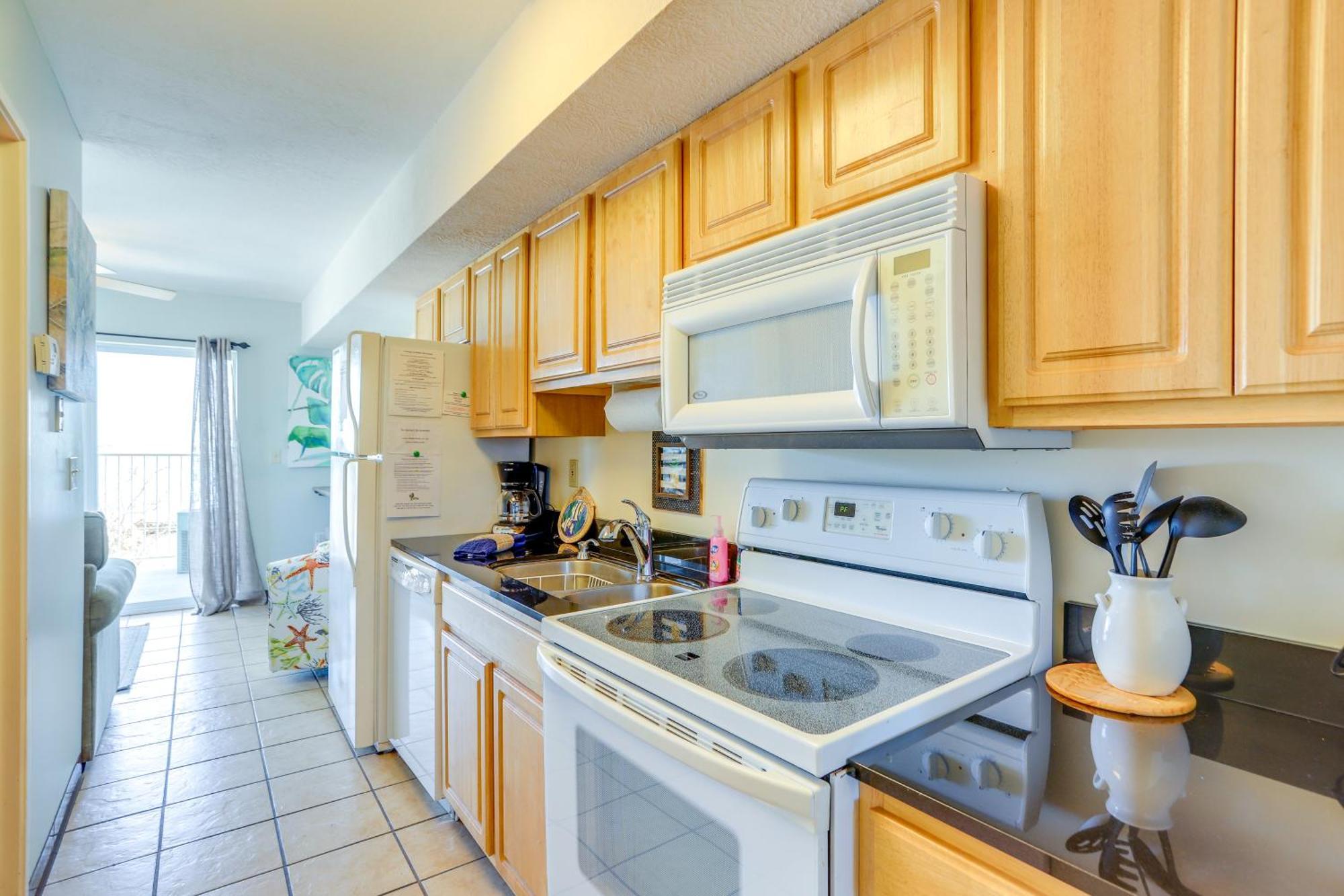 Waterfront Bass Island Retreat With Balcony And Tv Appartement Put-in-Bay Buitenkant foto